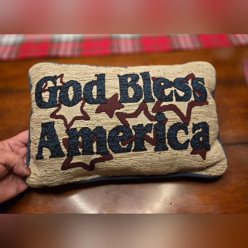 Patriotic Accent Pillow - Cream and Red - Picture 7 of 7